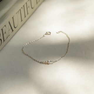 Eva Mini Pearl Bracelet